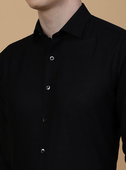 Black Solid Slim Fit Formal Shirt | Metal