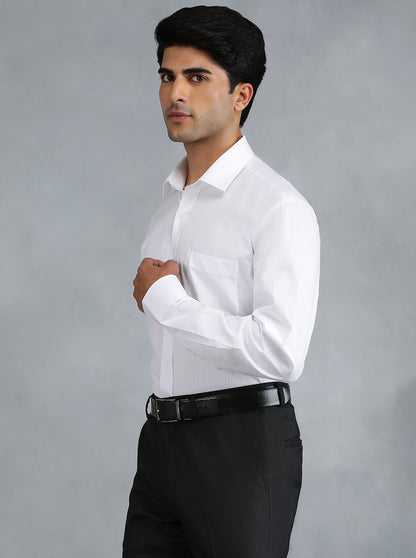 White Solid Regular Fit Formal Shirt | JadeBlue
