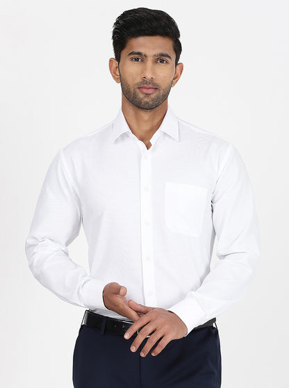 White Solid Regular Fit Formal Shirt | JadeBlue