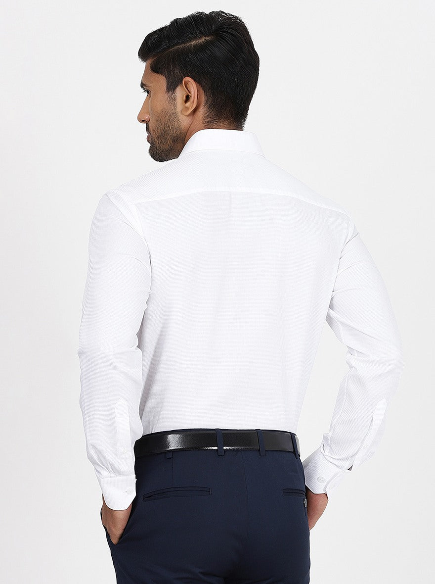 White Solid Regular Fit Formal Shirt | JadeBlue