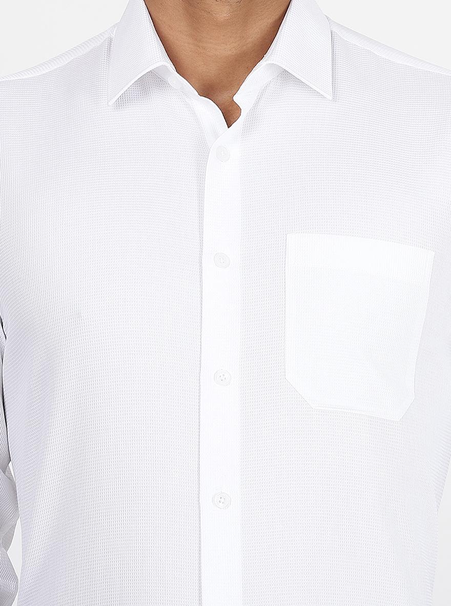 White Solid Regular Fit Formal Shirt | JadeBlue