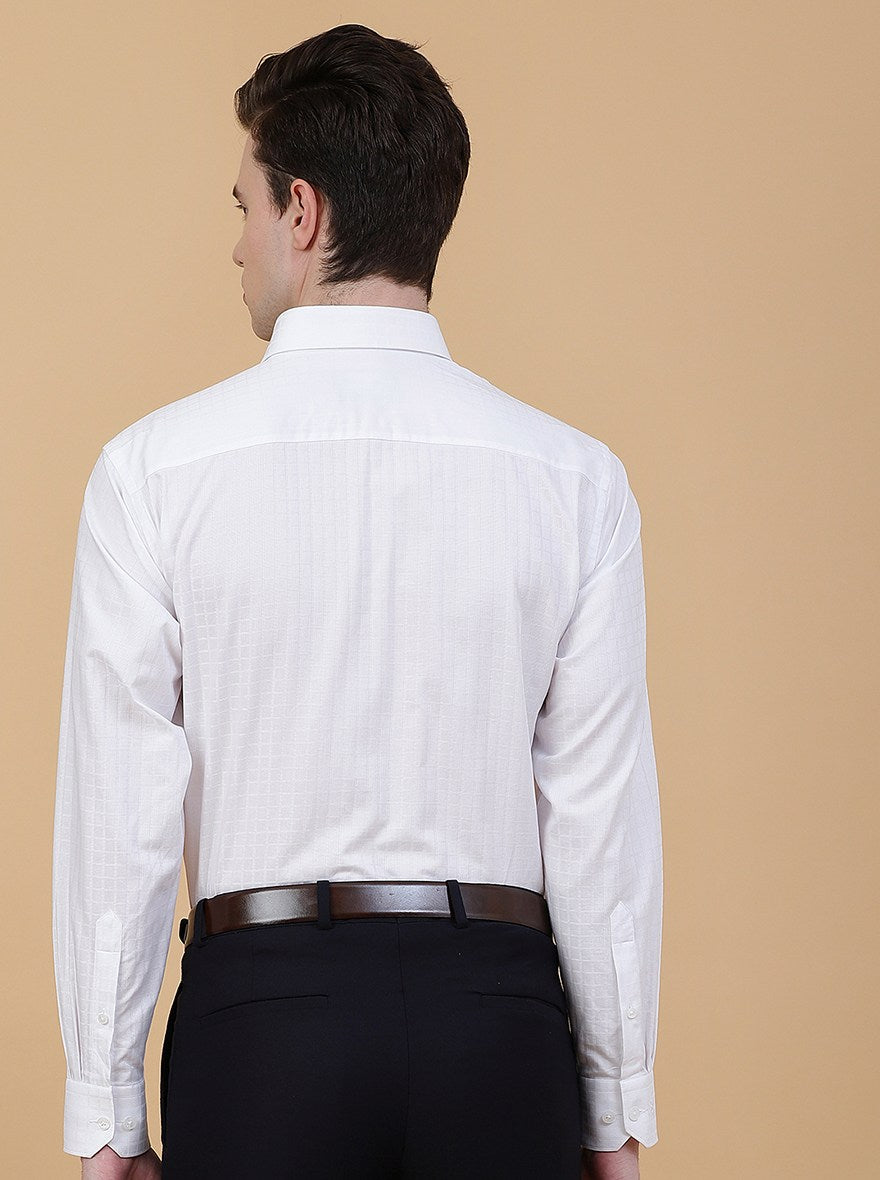 White Solid Regular Fit Formal Shirt | JadeBlue