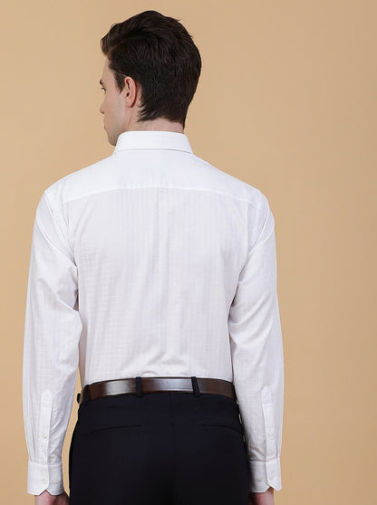 White Solid Regular Fit Formal Shirt | JadeBlue