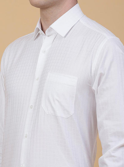 White Solid Regular Fit Formal Shirt | JadeBlue