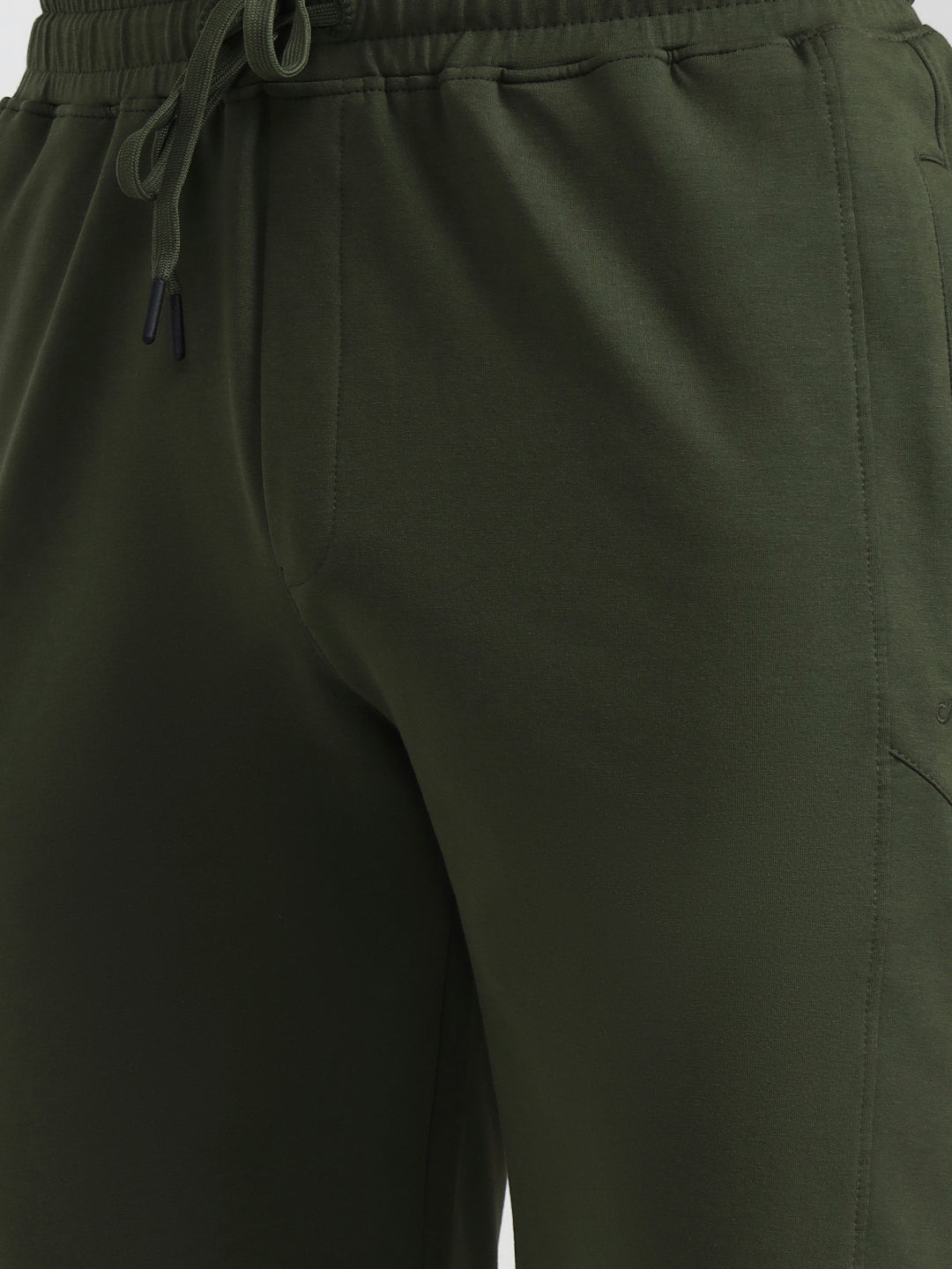 Olive Green Solid Slim Fit Shorts | JadeBlue
