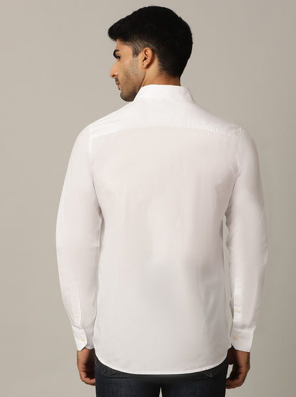 White Solid Slim Fit Casual Shirt | JadeBlue
