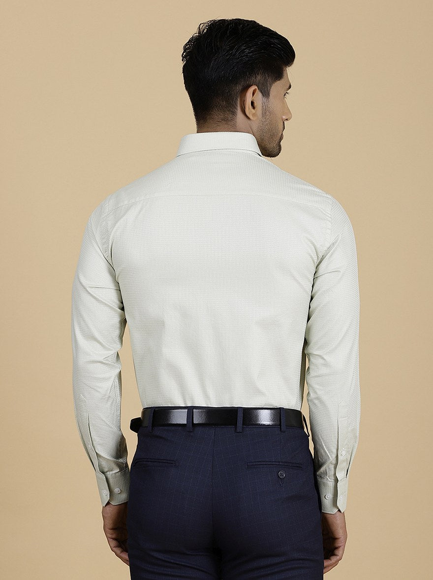 Light Green Solid Slim Fit Formal Shirt | JadeBlue