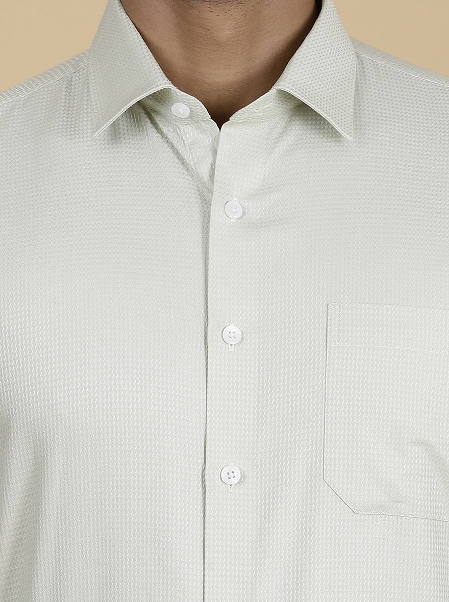 Light Green Solid Slim Fit Formal Shirt | JadeBlue