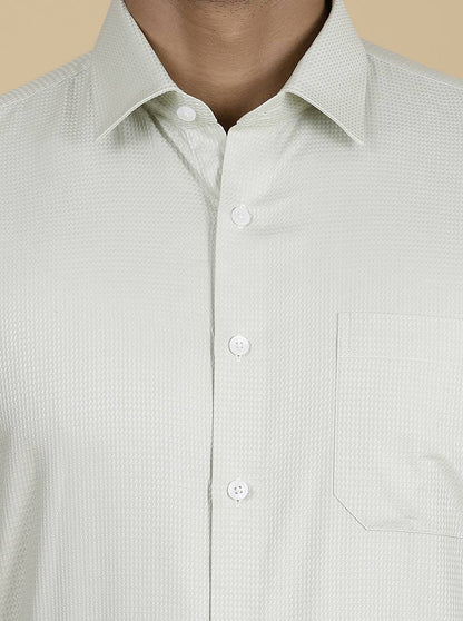 Light Green Solid Slim Fit Formal Shirt | JadeBlue