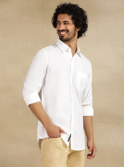 White Solid Slim Fit Casual Shirt | JadeBlue