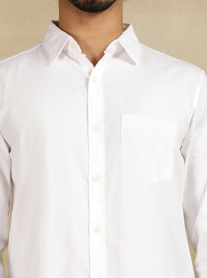 White Solid Slim Fit Casual Shirt | JadeBlue