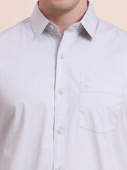 Light Grey Solid Slim Fit Casual Shirt | JadeBlue