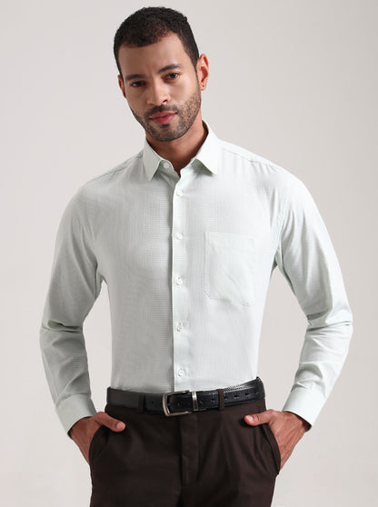 Pista Green Solid Regular Fit Formal Shirt | JadeBlue