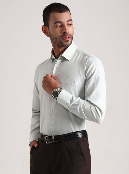 Pista Green Solid Regular Fit Formal Shirt | JadeBlue