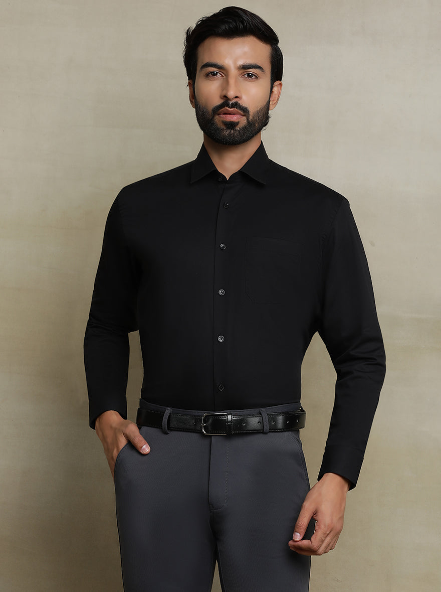 Black Solid Regular Fit Formal Shirt | JadeBlue