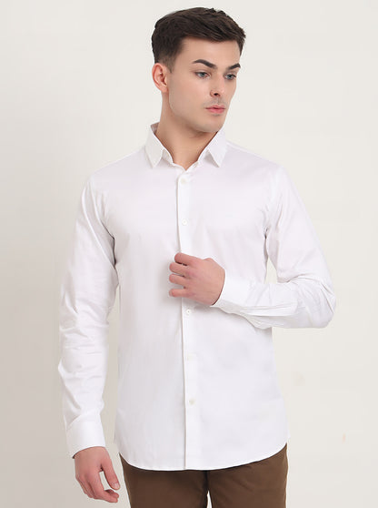 White Solid Slim Fit Casual Shirt | JadeBlue
