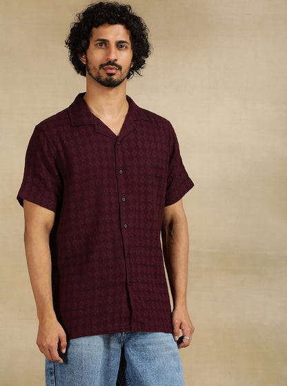 Maroon Solid Slim Fit Casual Shirt | JadeBlue