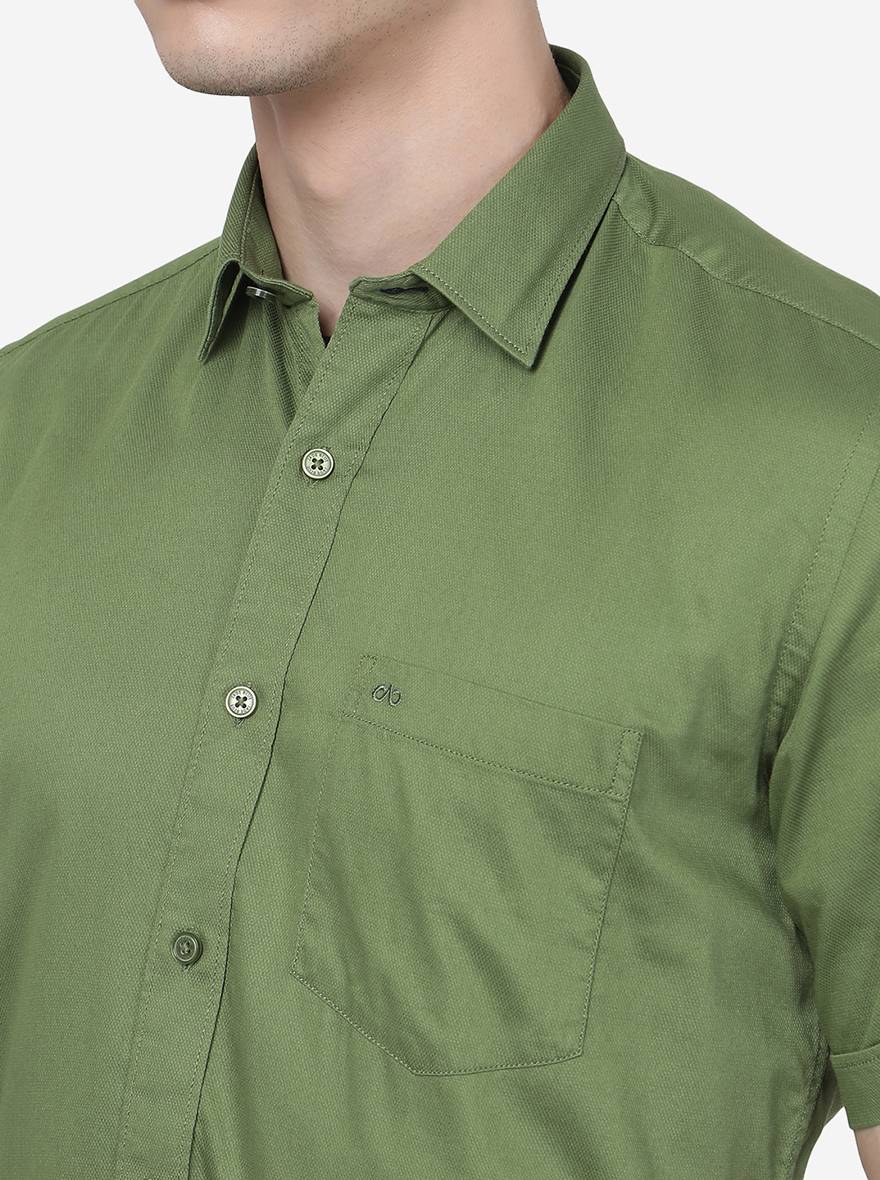 Fern Green Solid Slim Fit Semi Casual Shirt | JadeBlue