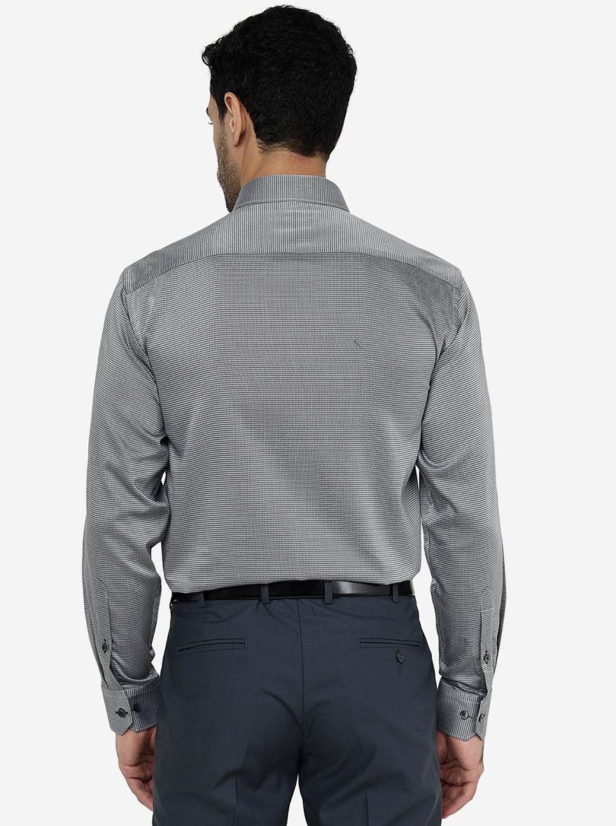Black Solid Regular Fit Formal Shirt | JadeBlue