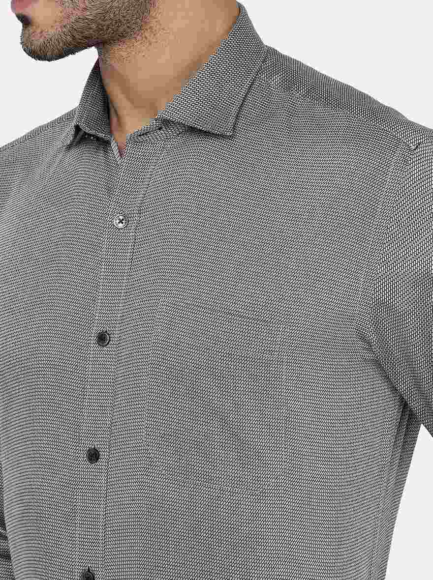 Black Solid Regular Fit Formal Shirt | JadeBlue
