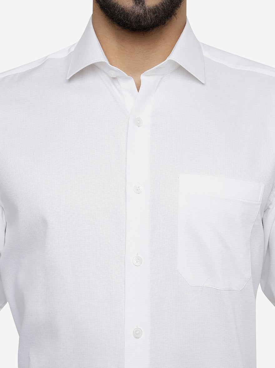 White Solid Regular Fit Formal Shirt | JadeBlue