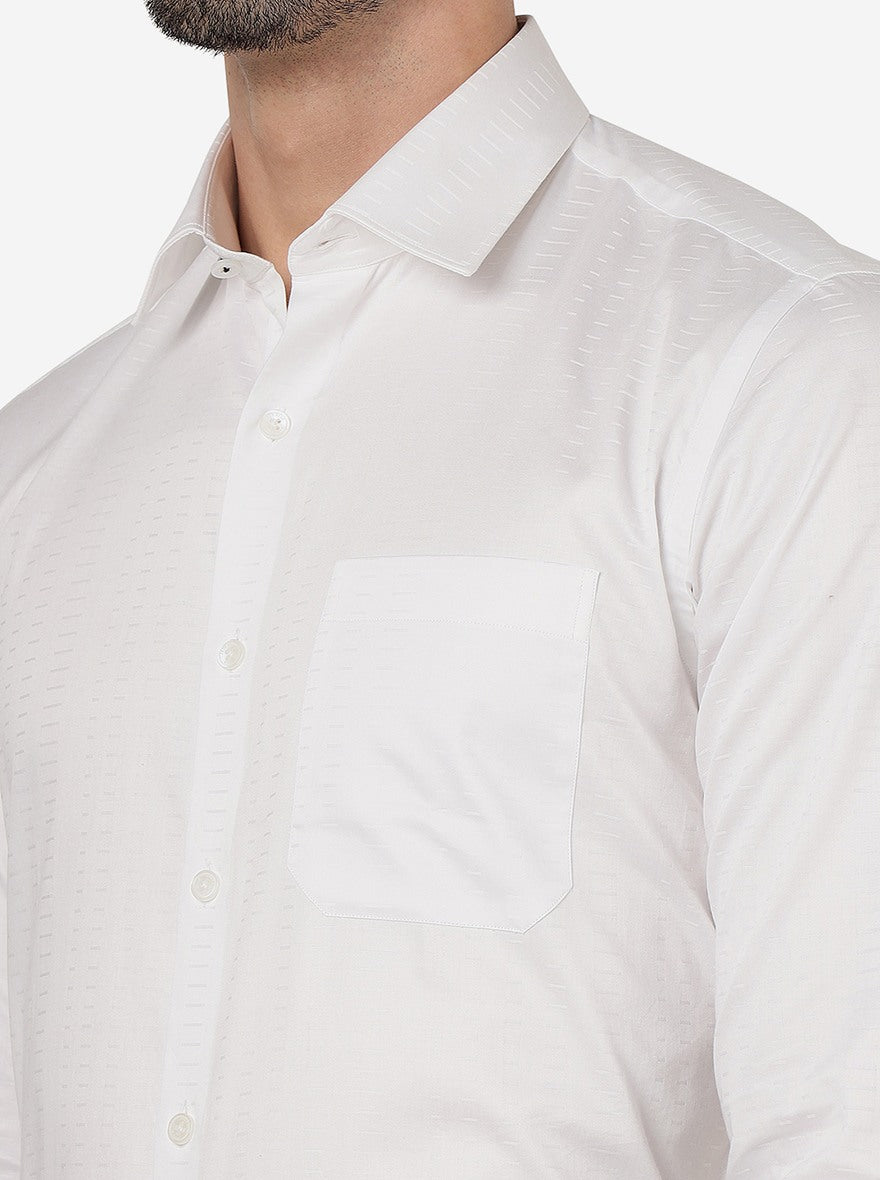 White Solid Slim Fit Formal Shirt | JadeBlue