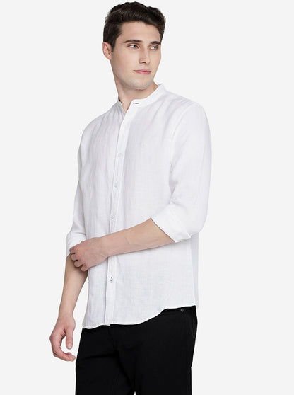 White Solid Slim Fit Casual Shirt | JadeBlue