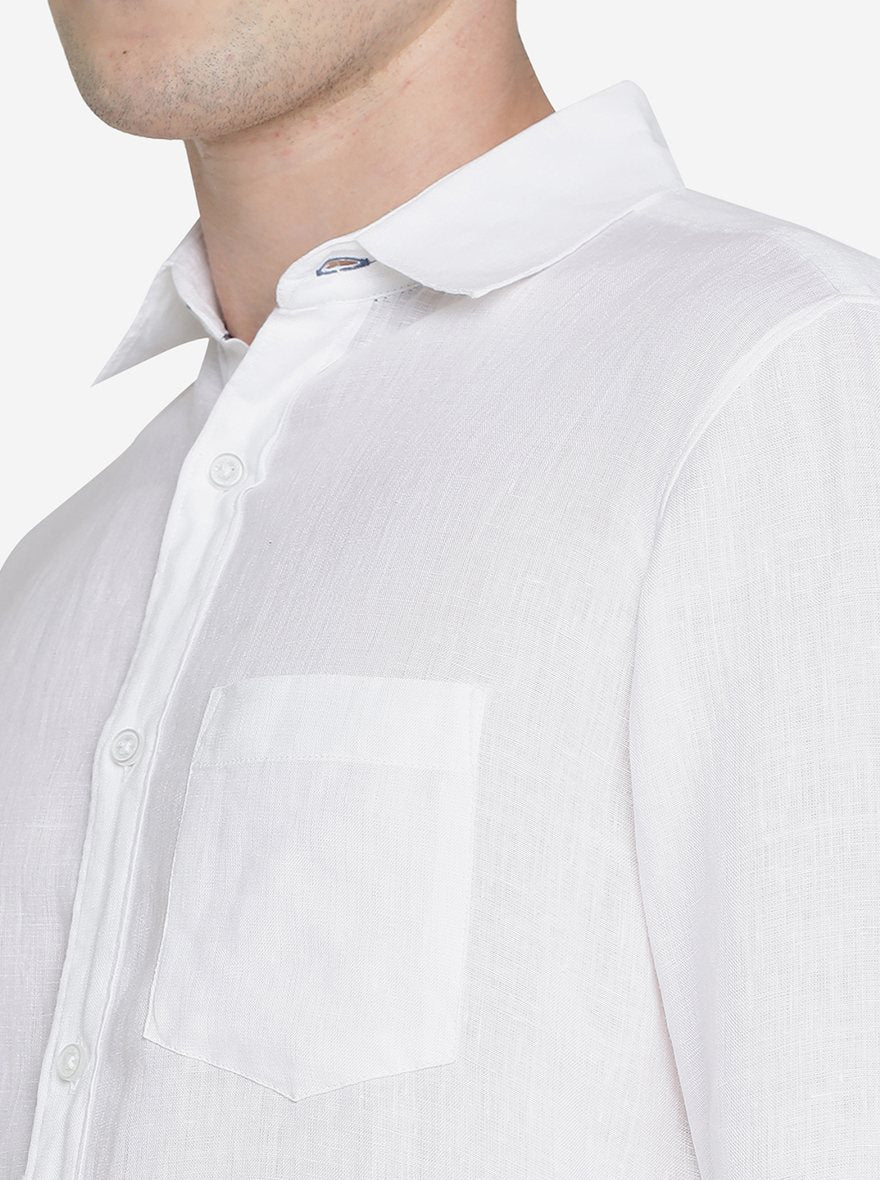 White Solid Slim Fit Casual Shirt | JadeBlue