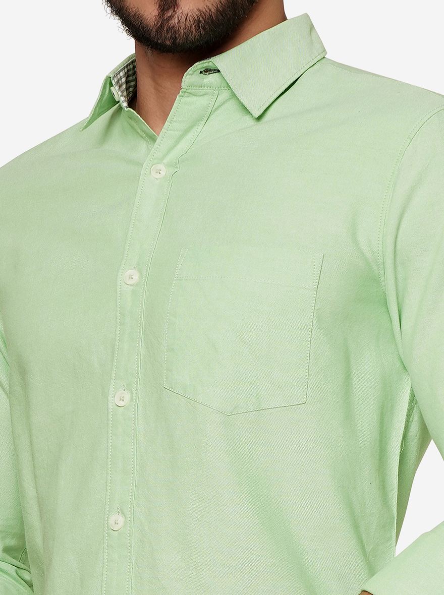 Light Green Solid Slim Fit Casual Shirt | JadeBlue